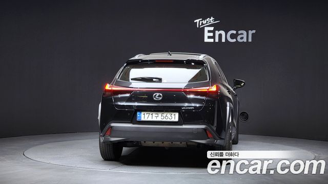 Лексус UX250h 2024 — миниатюра 4