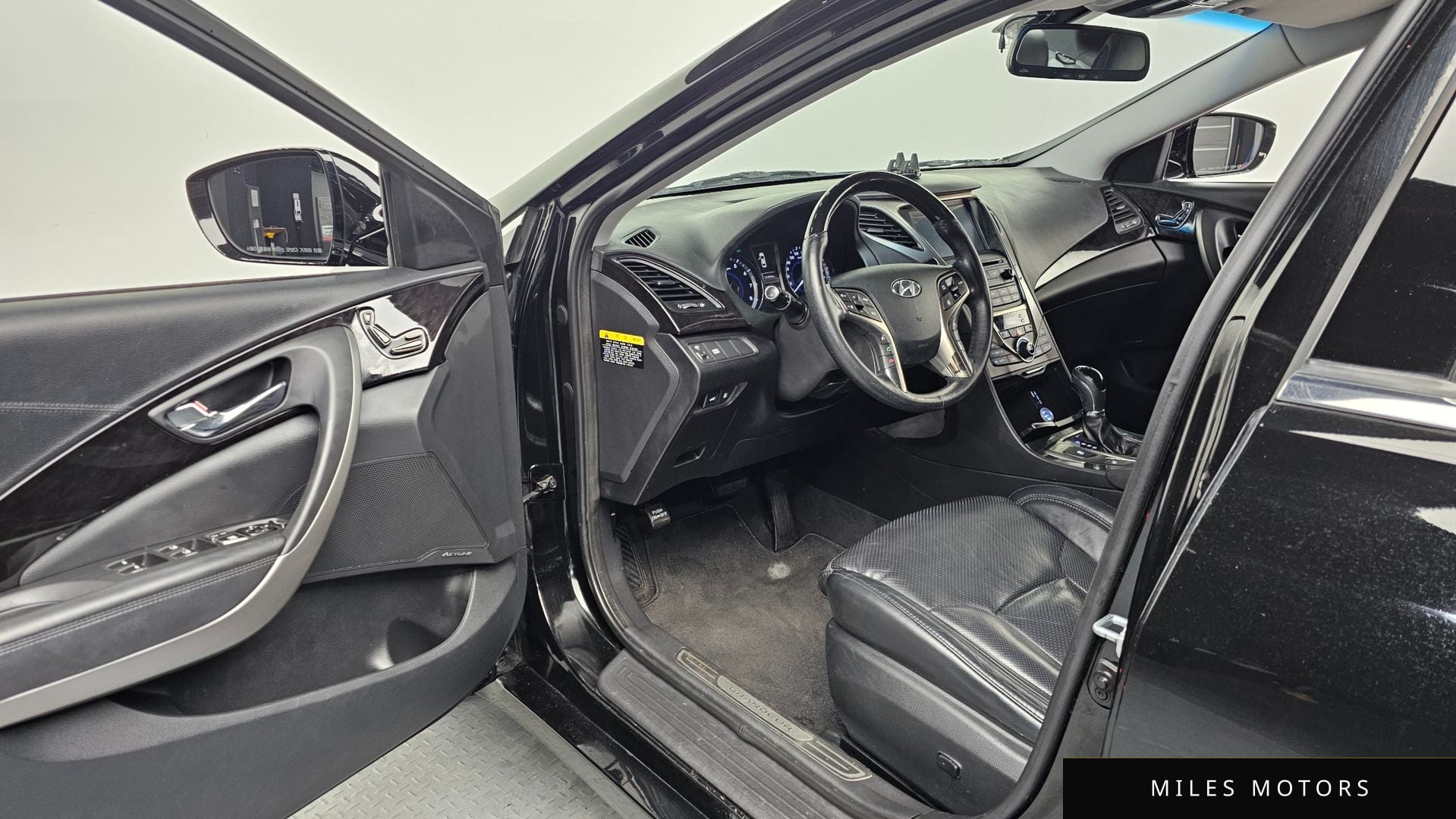 Hyundai Grandeur 2014 — миниатюра 10
