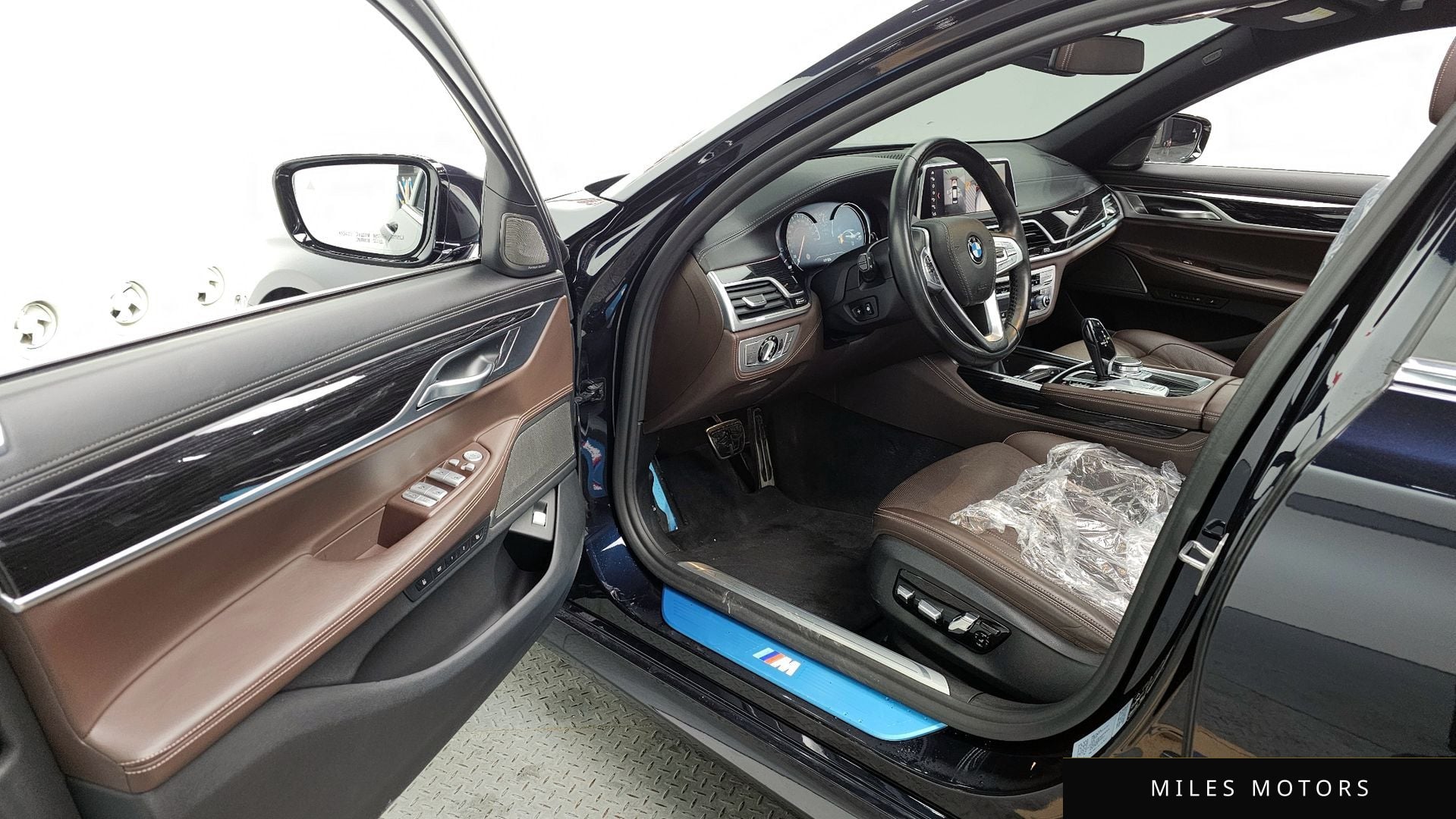 BMW 7 Series (G11) 2019 — миниатюра 10