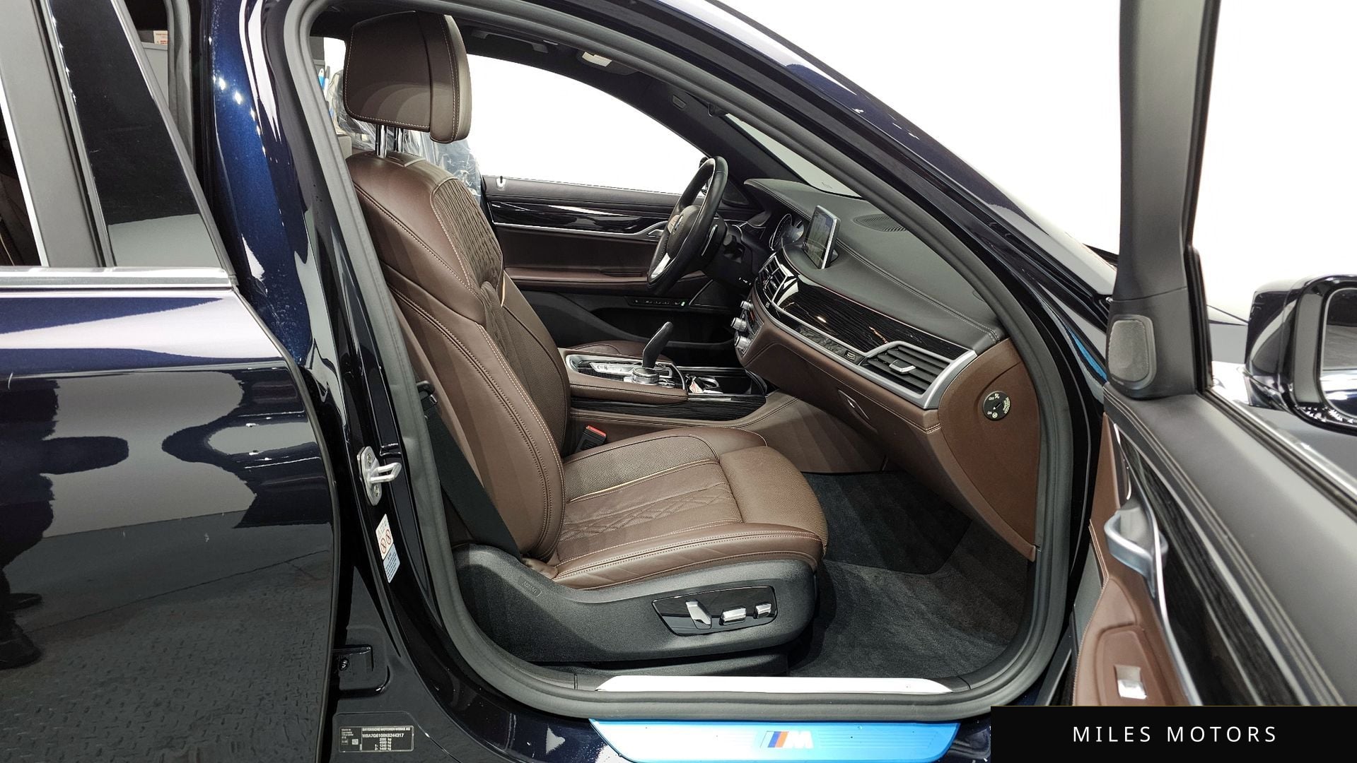 BMW 7 Series (G11) 2019 — миниатюра 11
