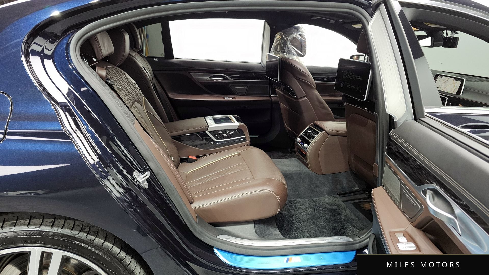 BMW 7 Series (G11) 2019 — миниатюра 12