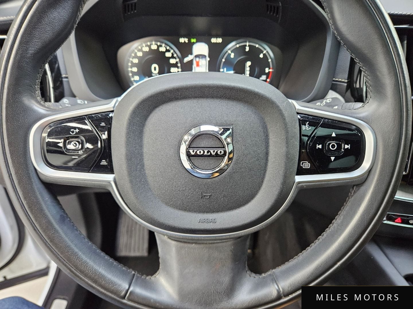 Volvo XC60 2019 — миниатюра 10