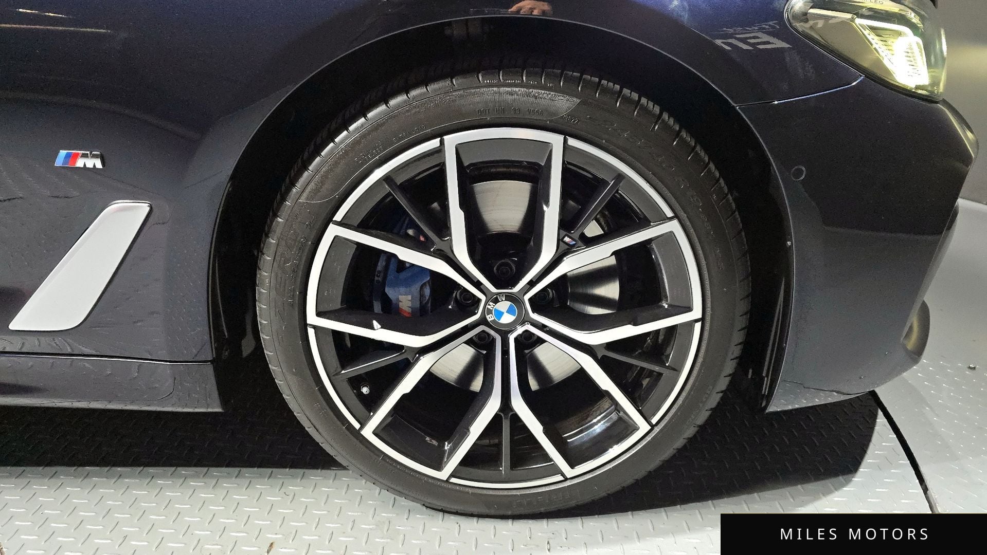 BMW 5시리즈 (G30) 2021 — миниатюра 5