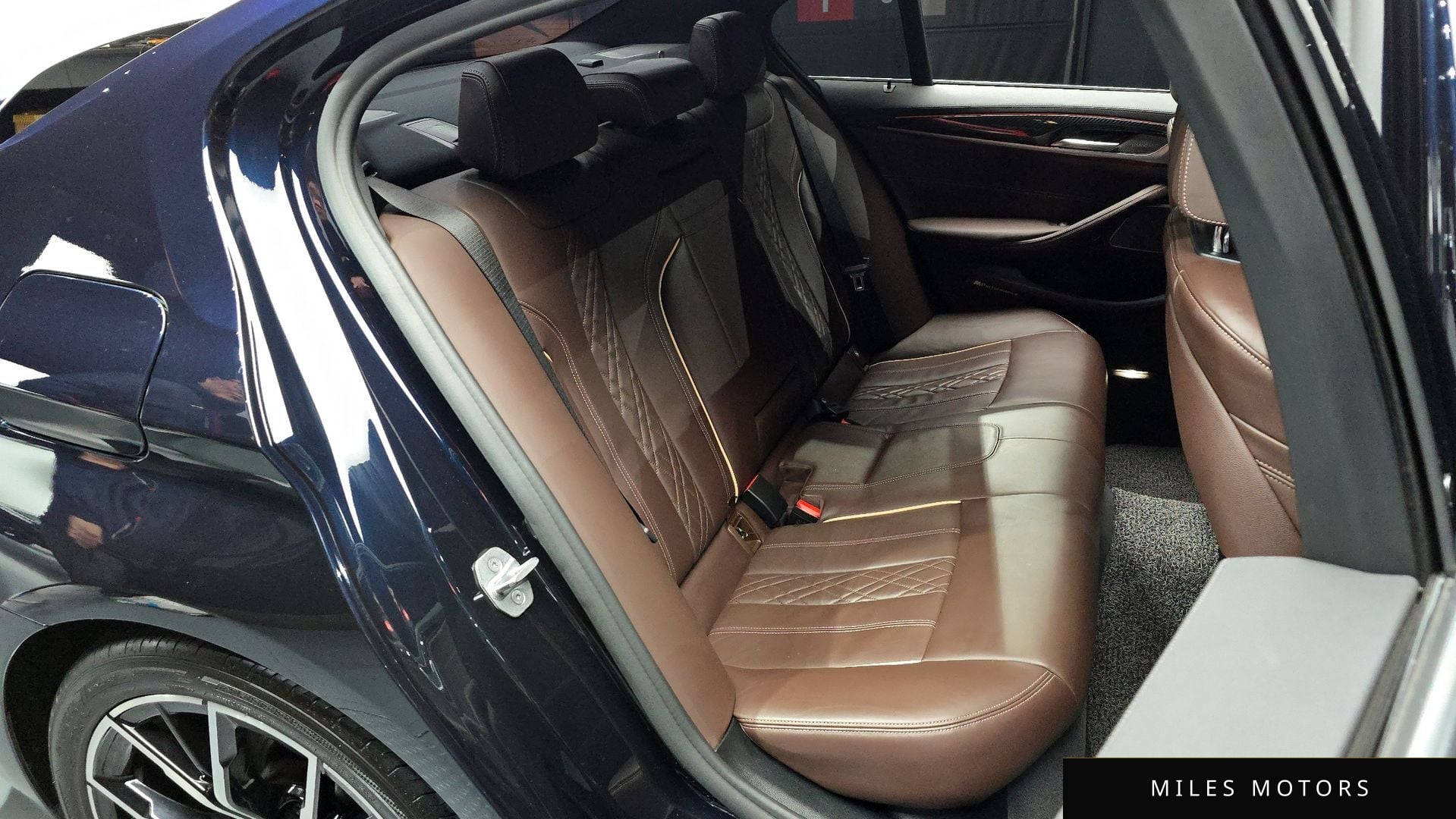 BMW 5시리즈 (G30) 2021 — миниатюра 12