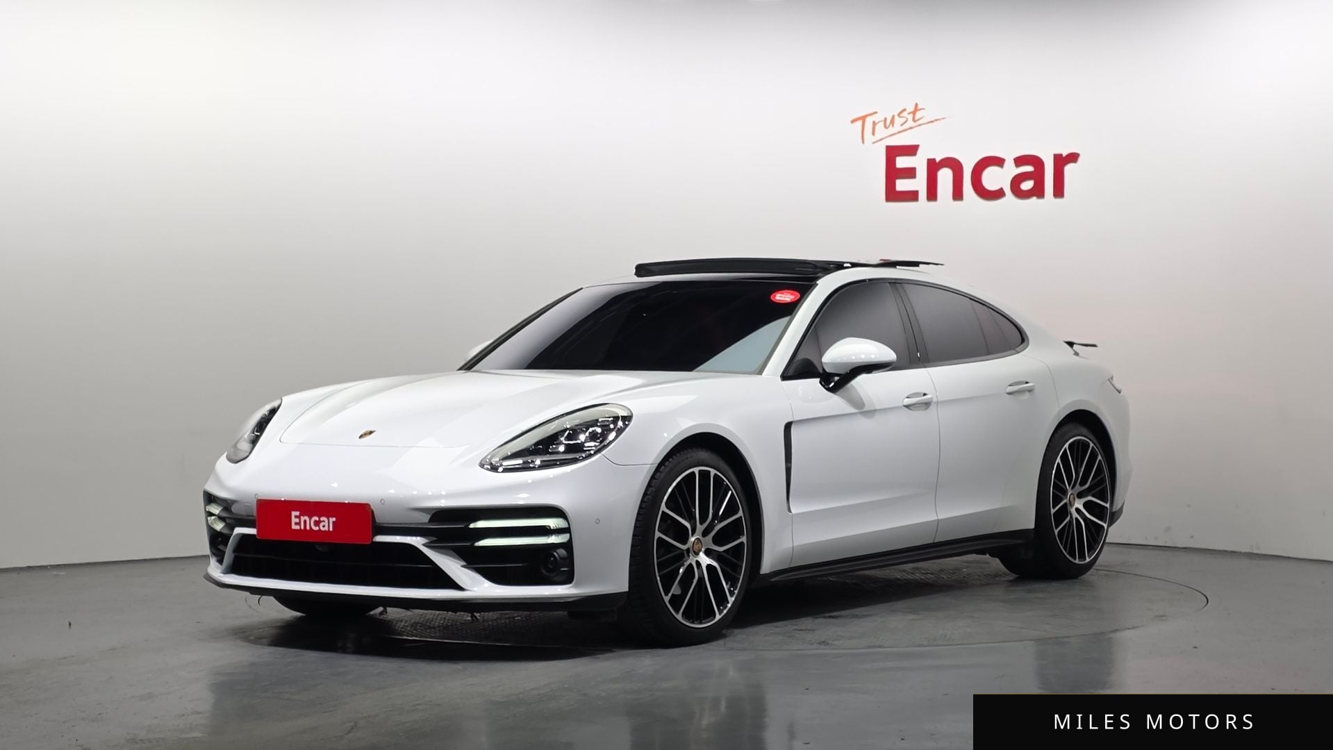 Porsche Panamera 2023 — фото 1 из 12