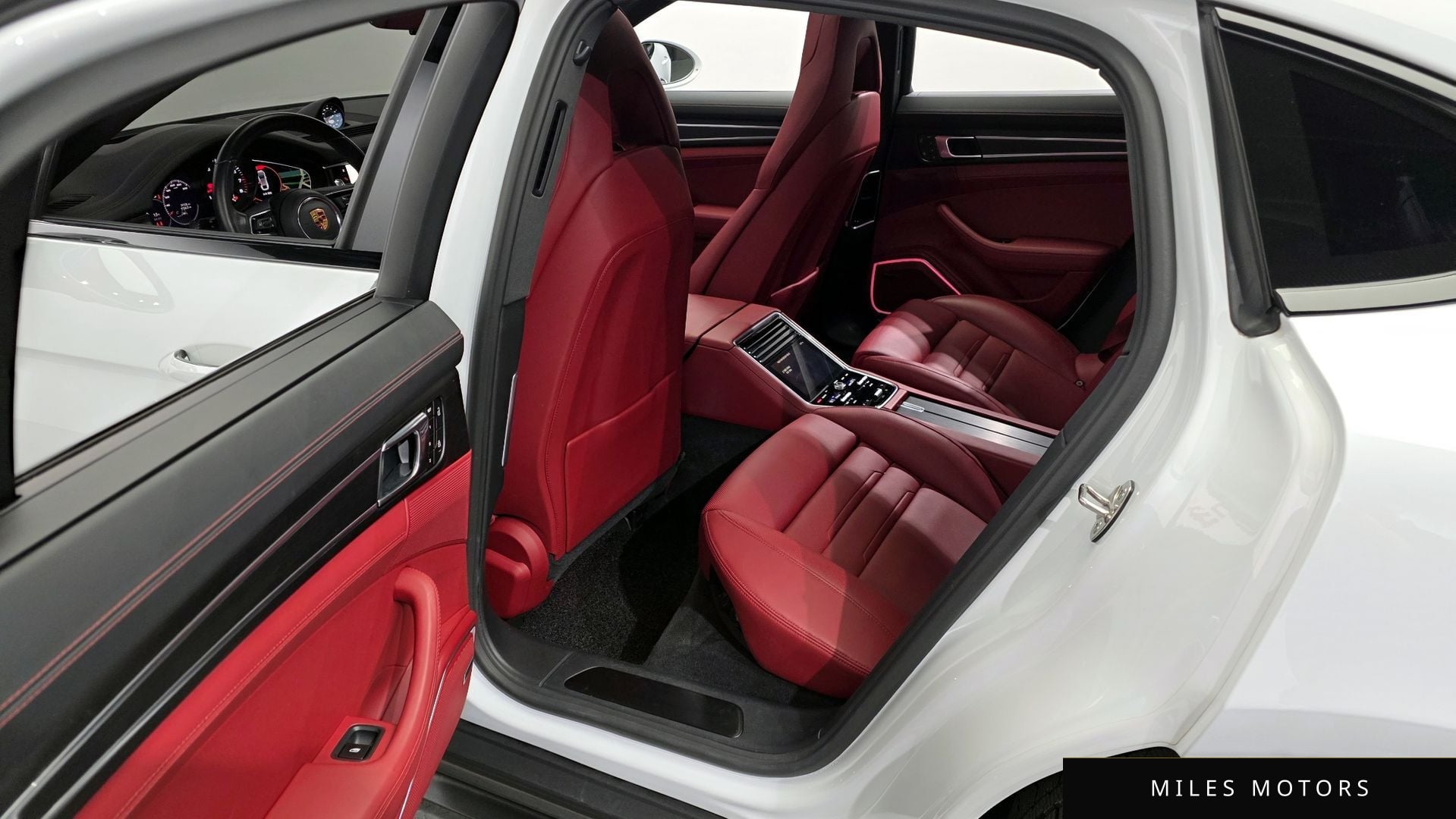 Porsche Panamera 2023 — миниатюра 11