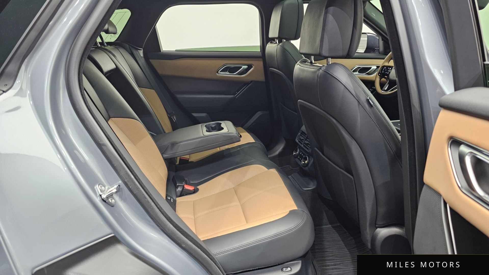 Land Rover Range Rover Velar 2025 — миниатюра 5