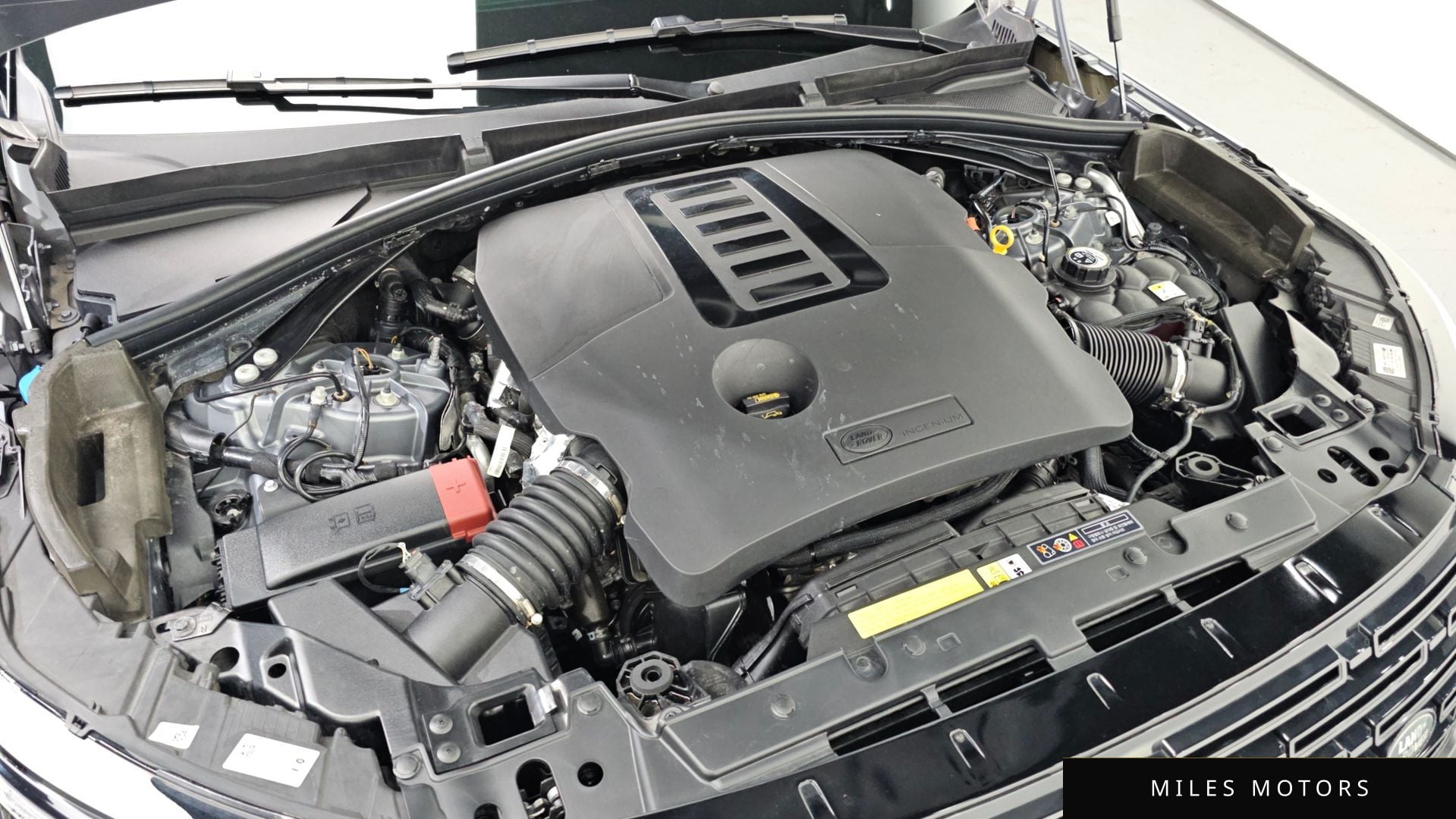 Land Rover Range Rover Velar 2025 — миниатюра 10