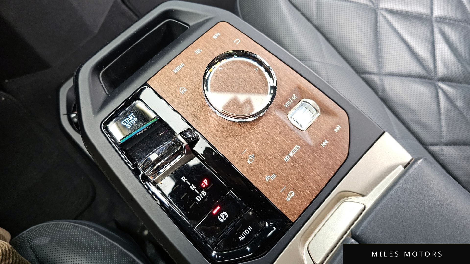 BMW iX 2022 — миниатюра 8