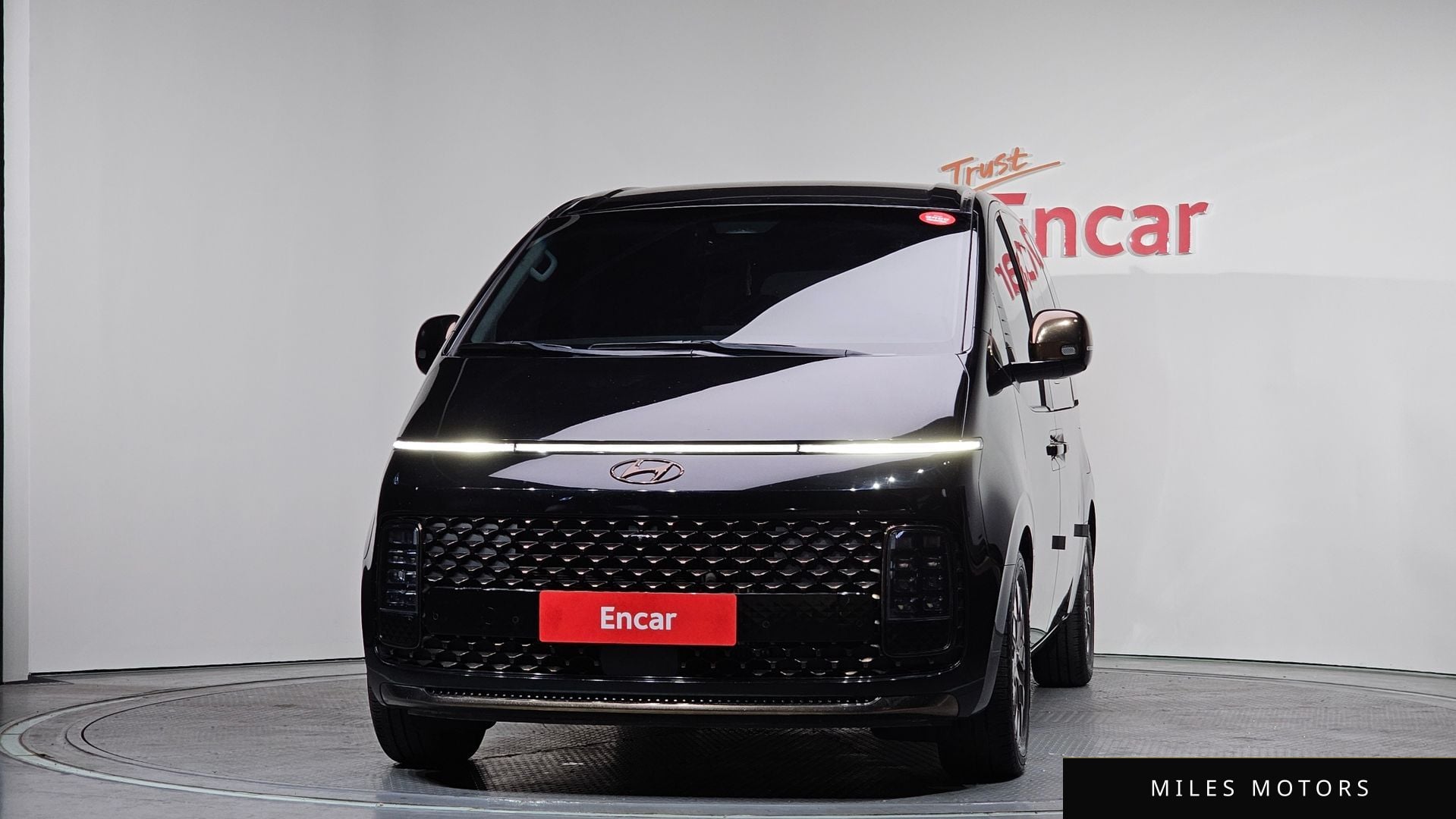 Hyundai Staria 2023 — миниатюра 3