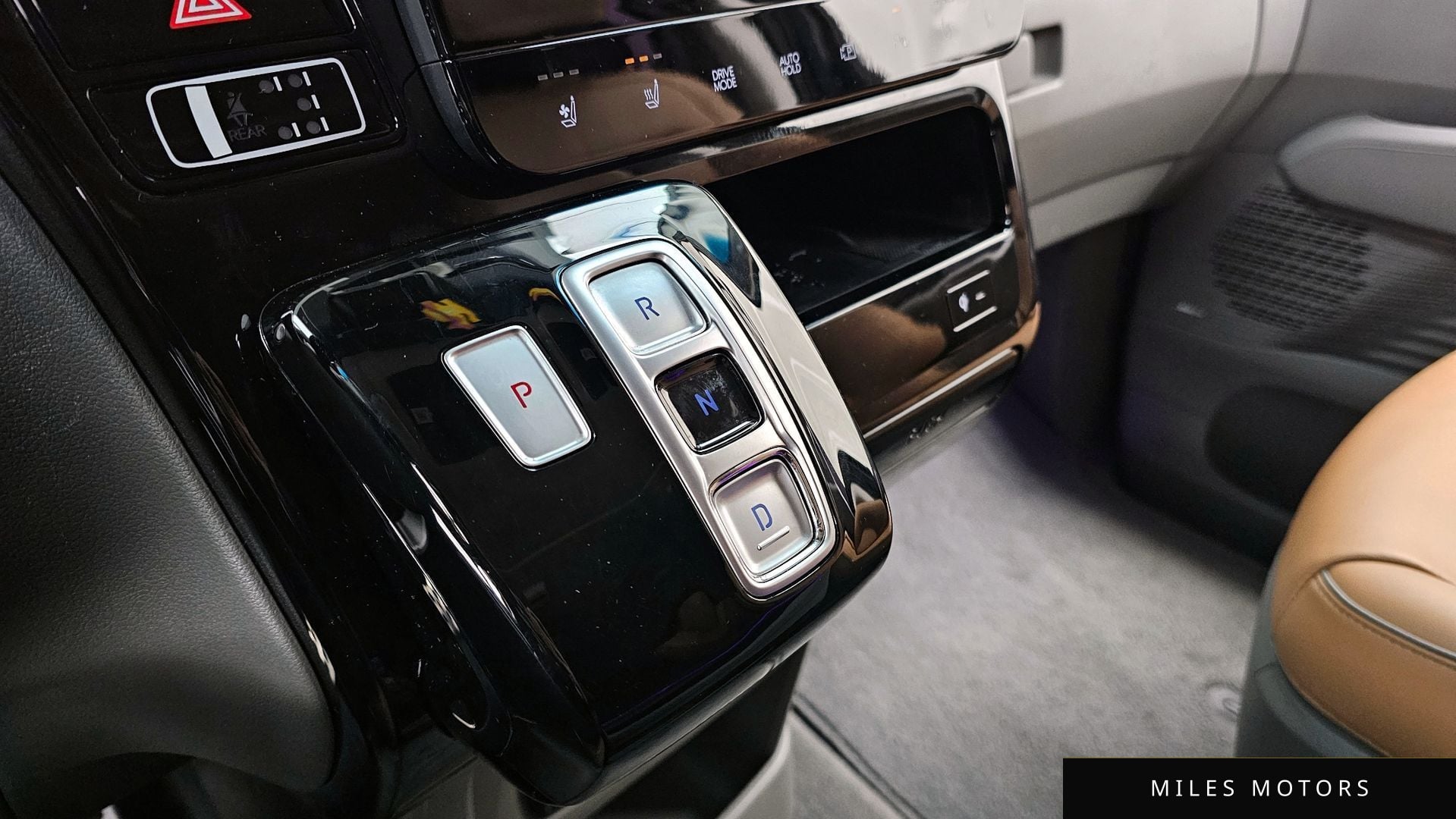 Hyundai Staria 2023 — миниатюра 9