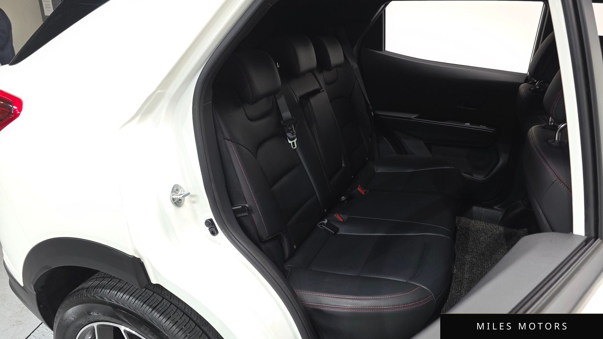 KG Mobility Beautiful Korando 2022 — миниатюра 11
