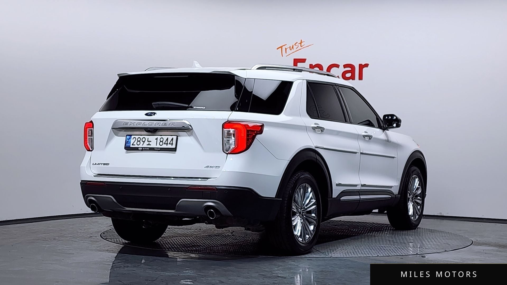 Ford Explorer 2022 — миниатюра 2