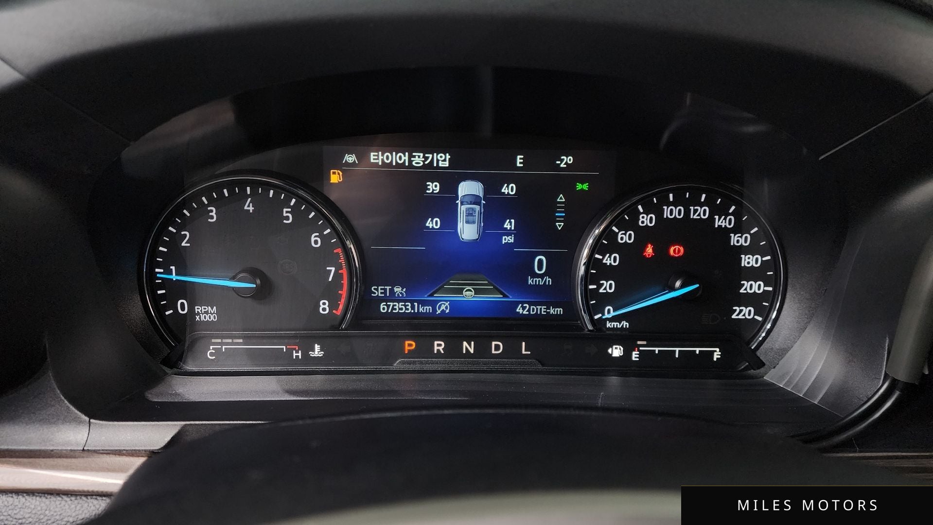 Ford Explorer 2022 — миниатюра 8