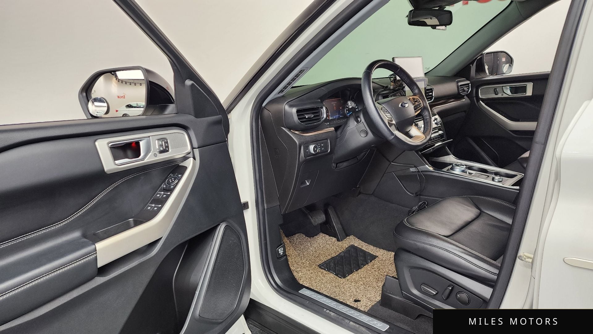 Ford Explorer 2022 — миниатюра 10
