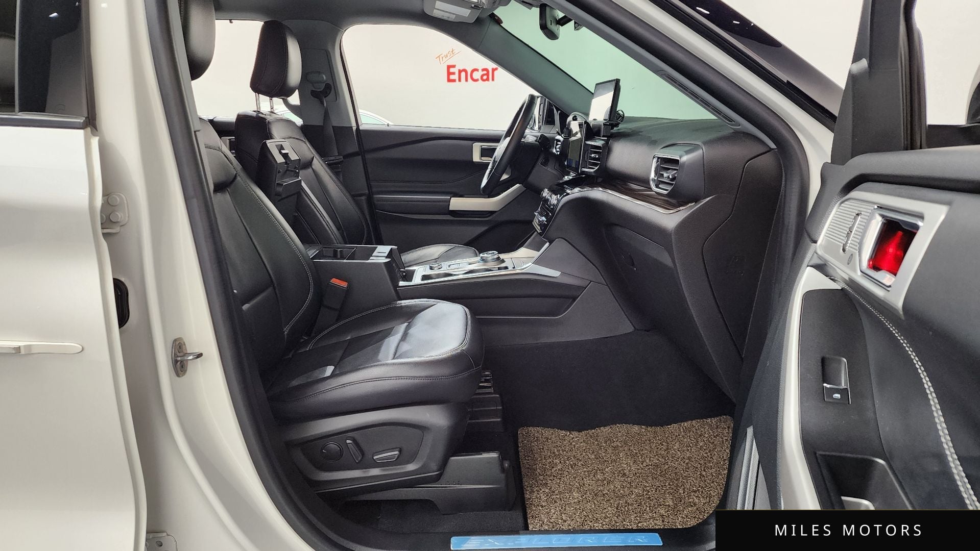 Ford Explorer 2022 — миниатюра 11