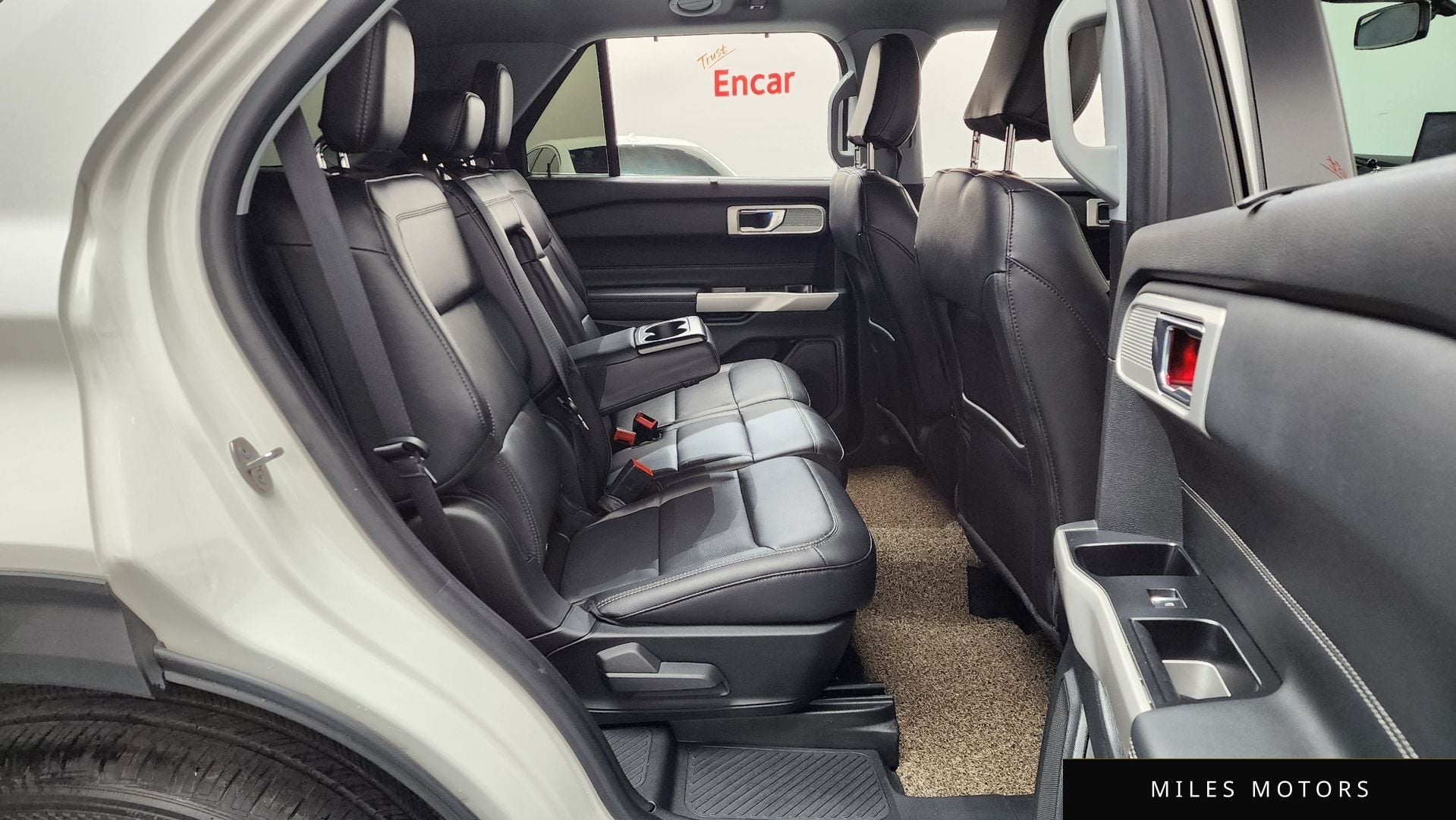 Ford Explorer 2022 — миниатюра 12