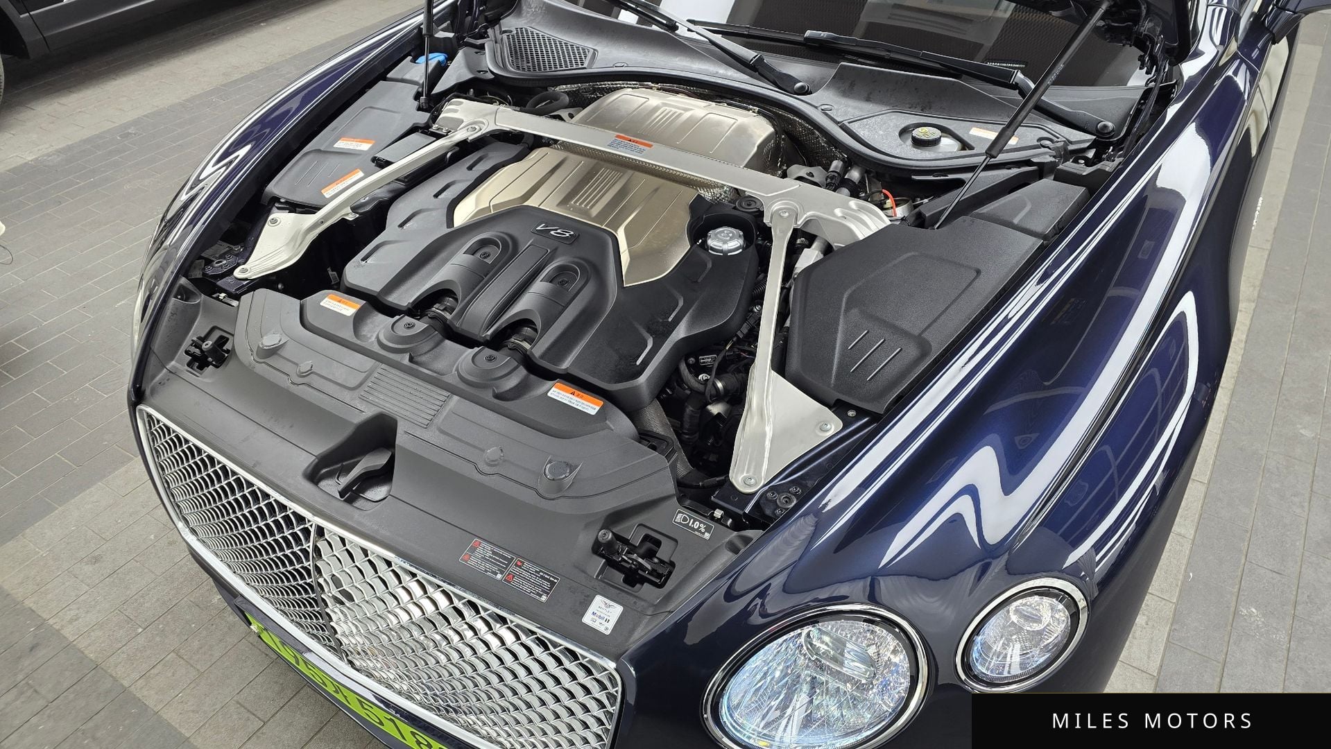 Bentley Continental GT 2023 — миниатюра 6