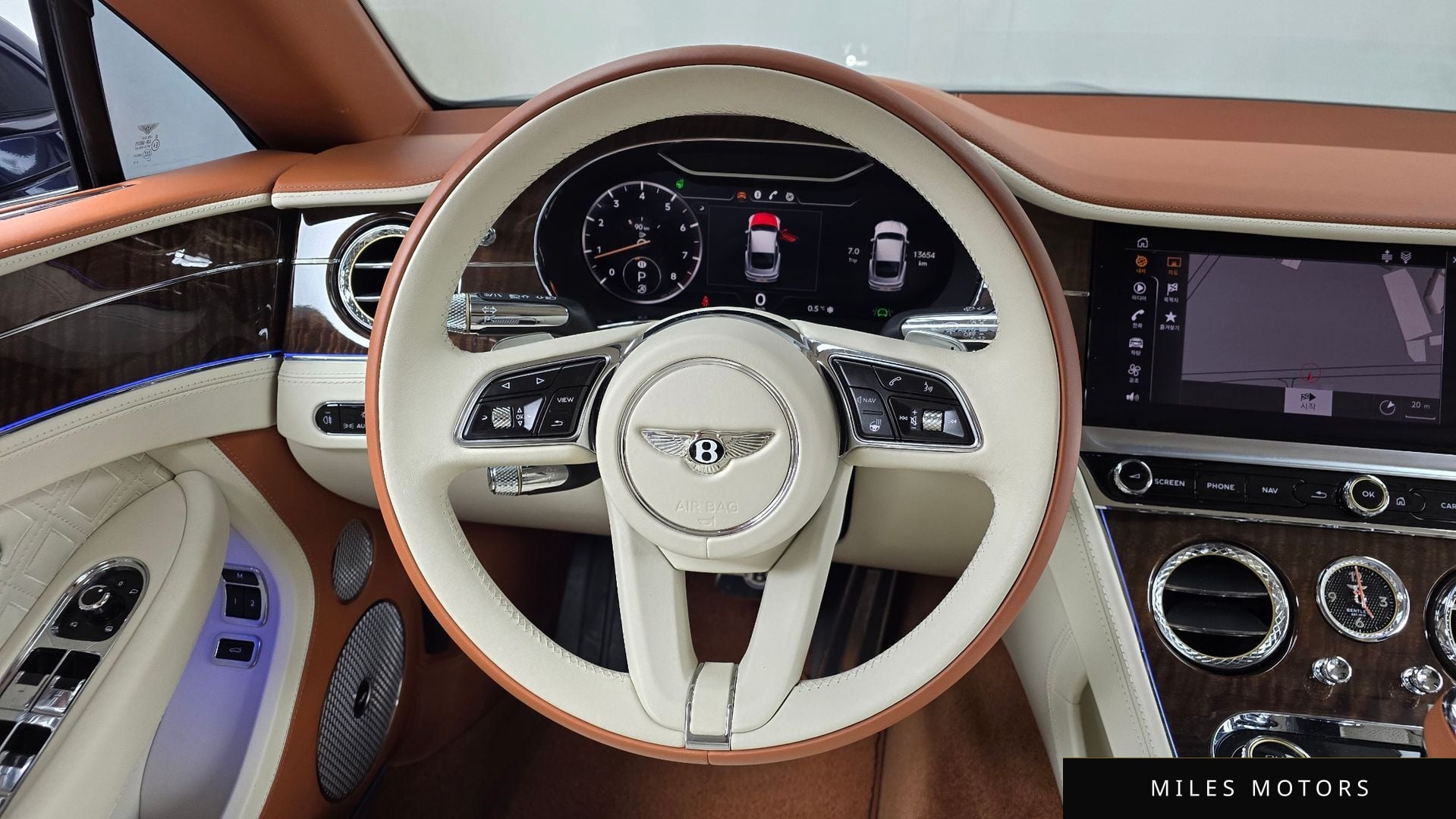 Bentley Continental GT 2023 — миниатюра 13