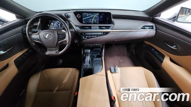 Лексус ES300h 2020 — миниатюра 7