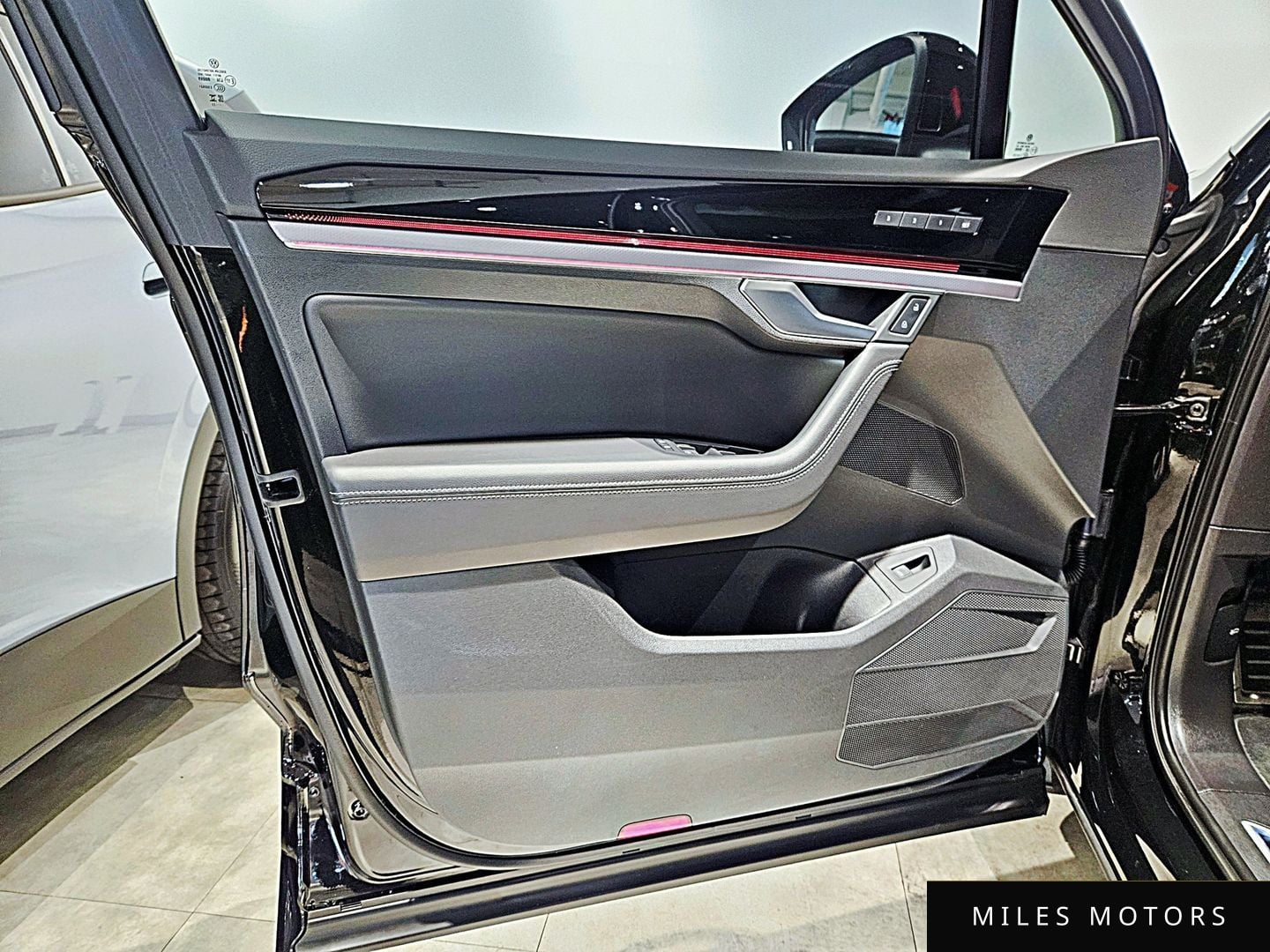 Volkswagen 투아렉 2023 — миниатюра 18
