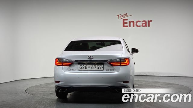 Лексус ES350 2016 — миниатюра 3
