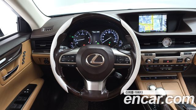 Лексус ES350 2016 — миниатюра 17