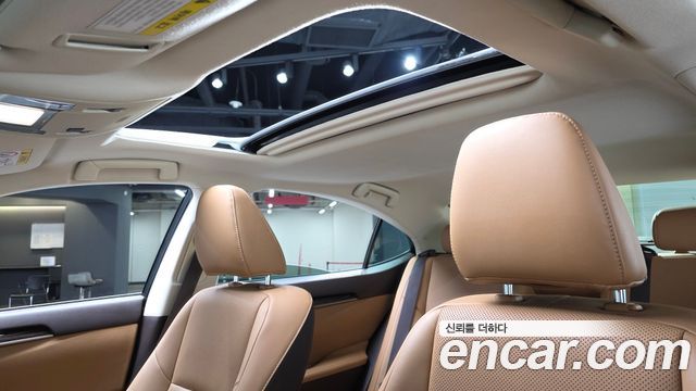 Лексус ES350 2016 — миниатюра 22