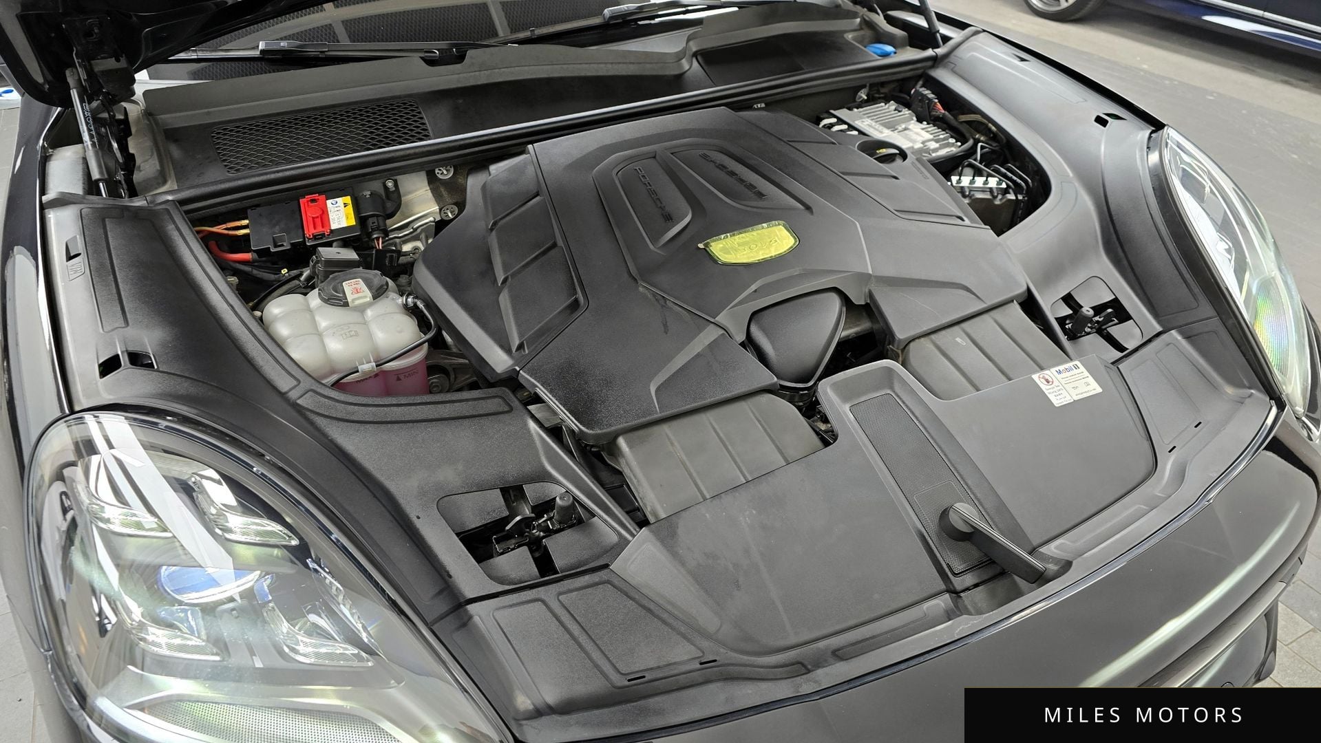 Porsche Cayenne 2022 — миниатюра 6