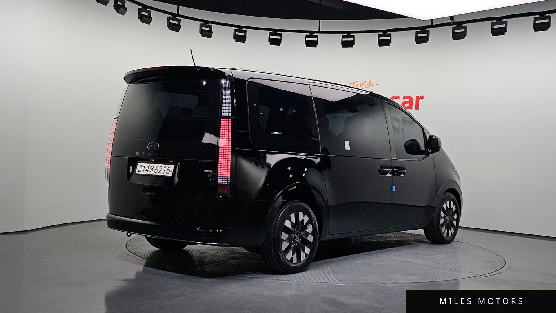 Hyundai Staria 2022 — миниатюра 2