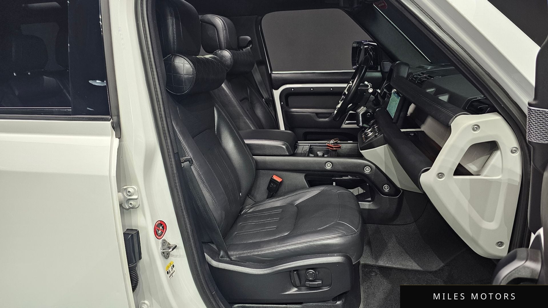 Land Rover Defender 2022 — миниатюра 10