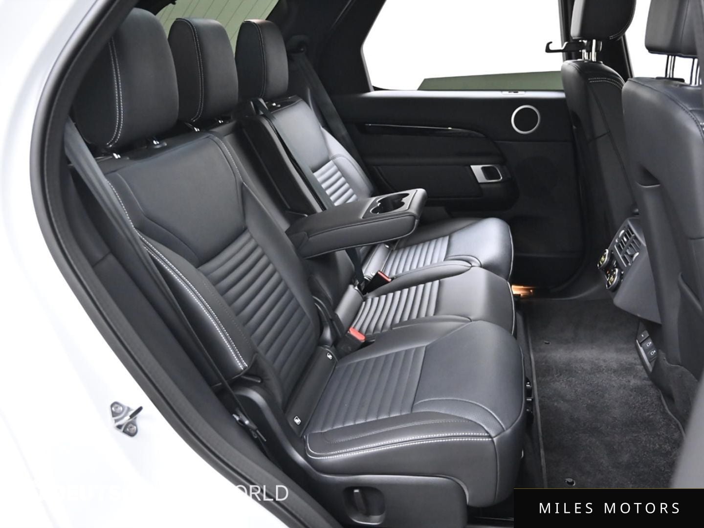Land Rover Discovery 2025 — миниатюра 12