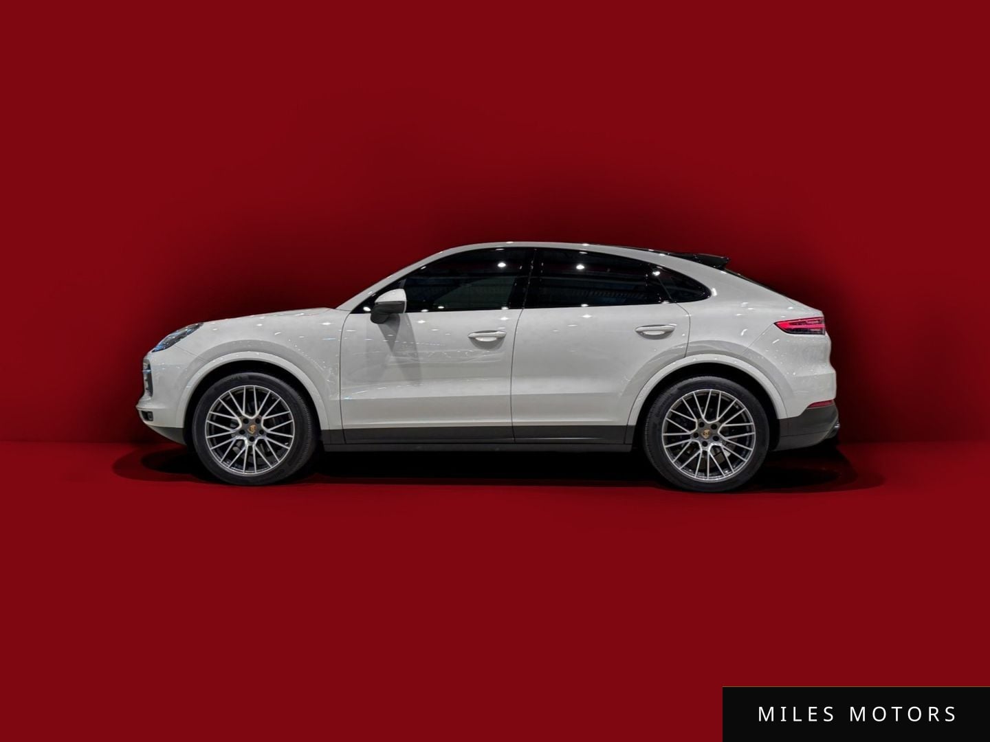 Porsche Cayenne 2022 — фото 1 из 12