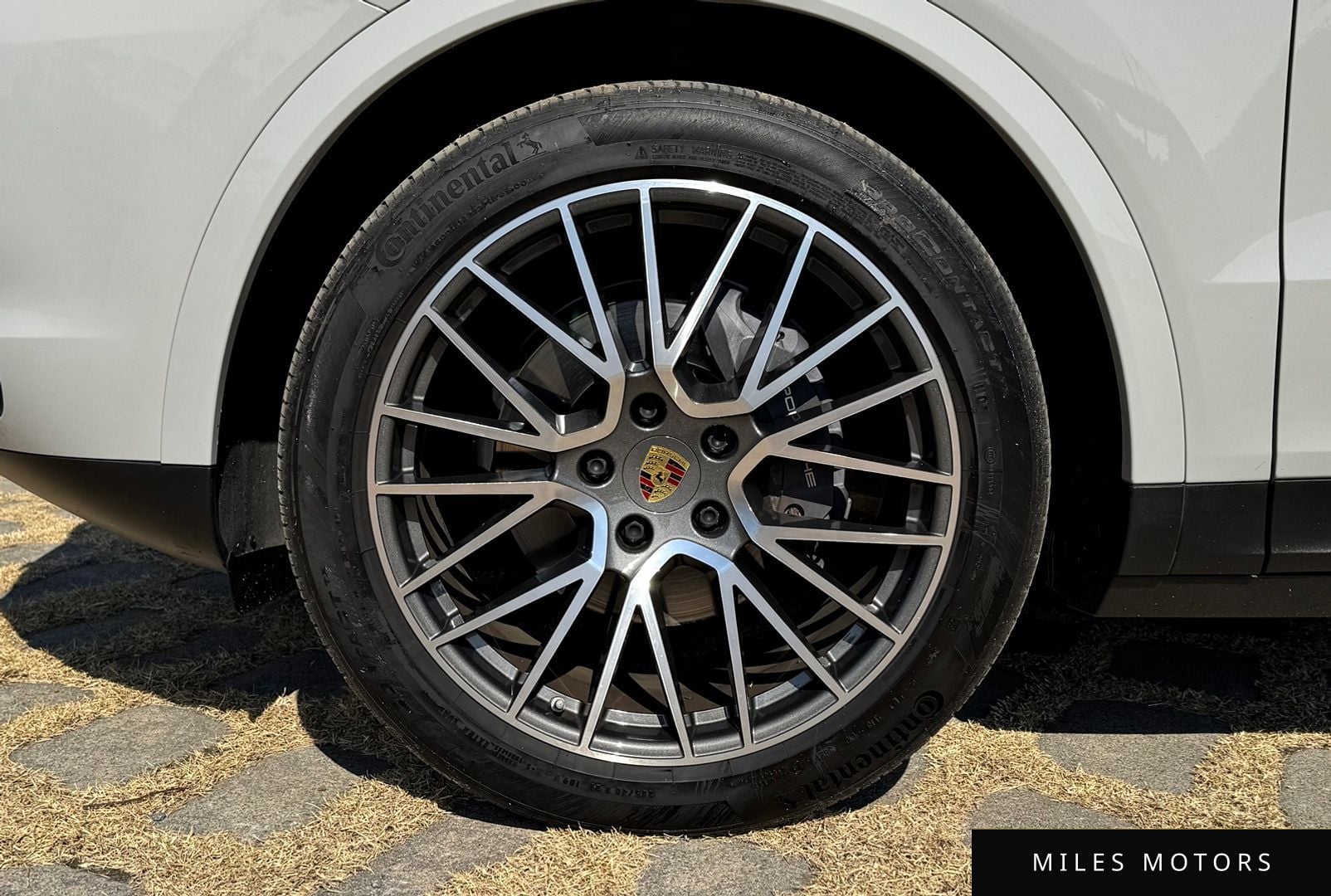 Porsche Cayenne 2022 — миниатюра 9