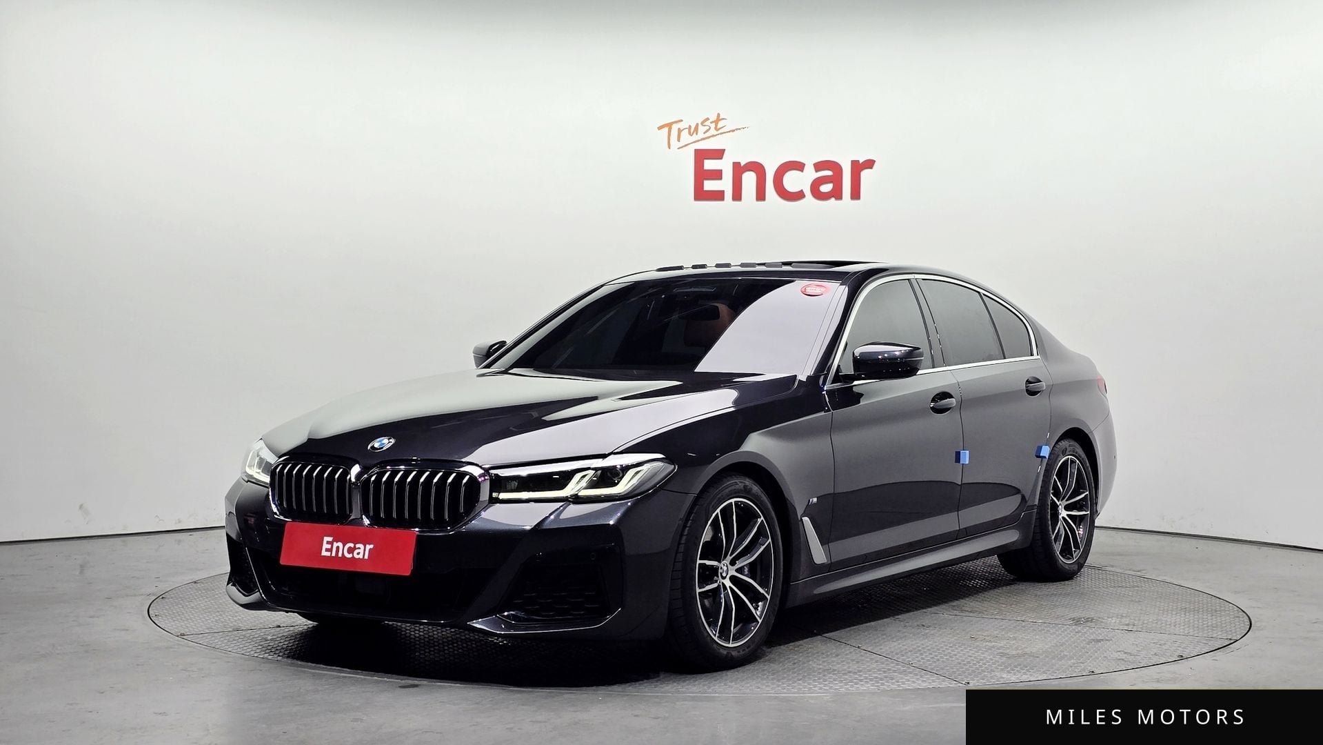 BMW 5 Series (G30) 2022 — фото 1 из 12