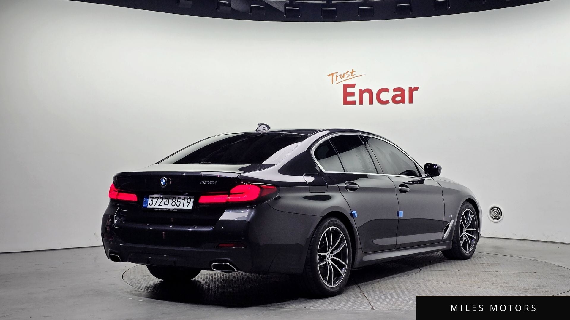 BMW 5 Series (G30) 2022 — миниатюра 2