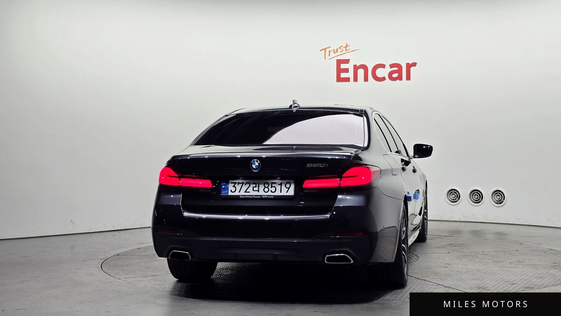 BMW 5 Series (G30) 2022 — миниатюра 4