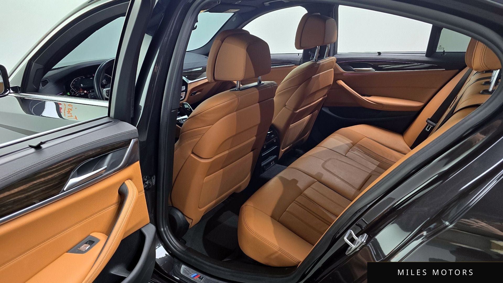 BMW 5 Series (G30) 2022 — миниатюра 11