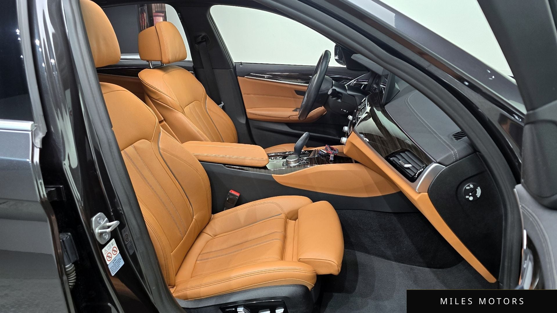 BMW 5 Series (G30) 2022 — миниатюра 12