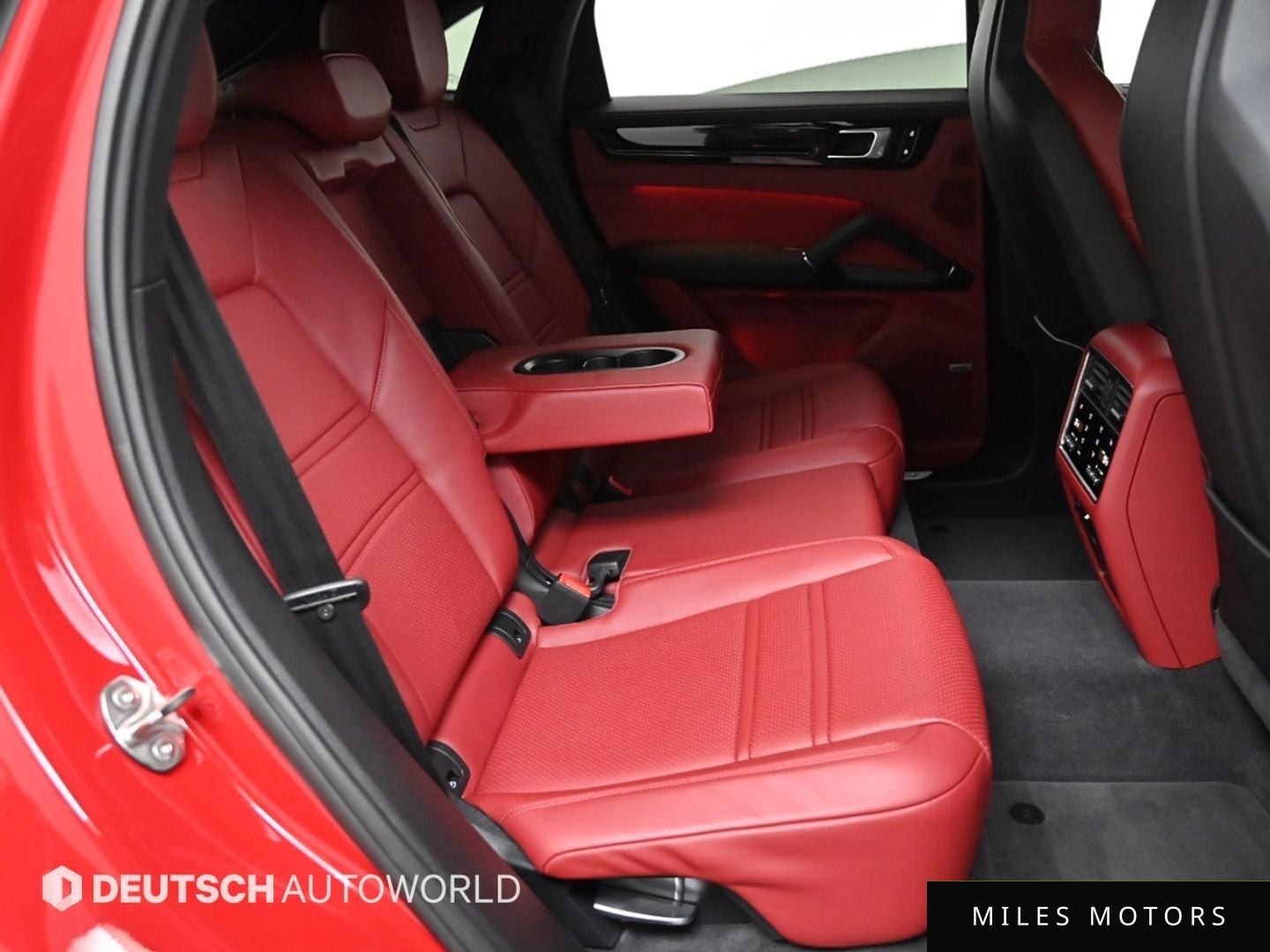 Porsche Cayenne 2021 — миниатюра 12