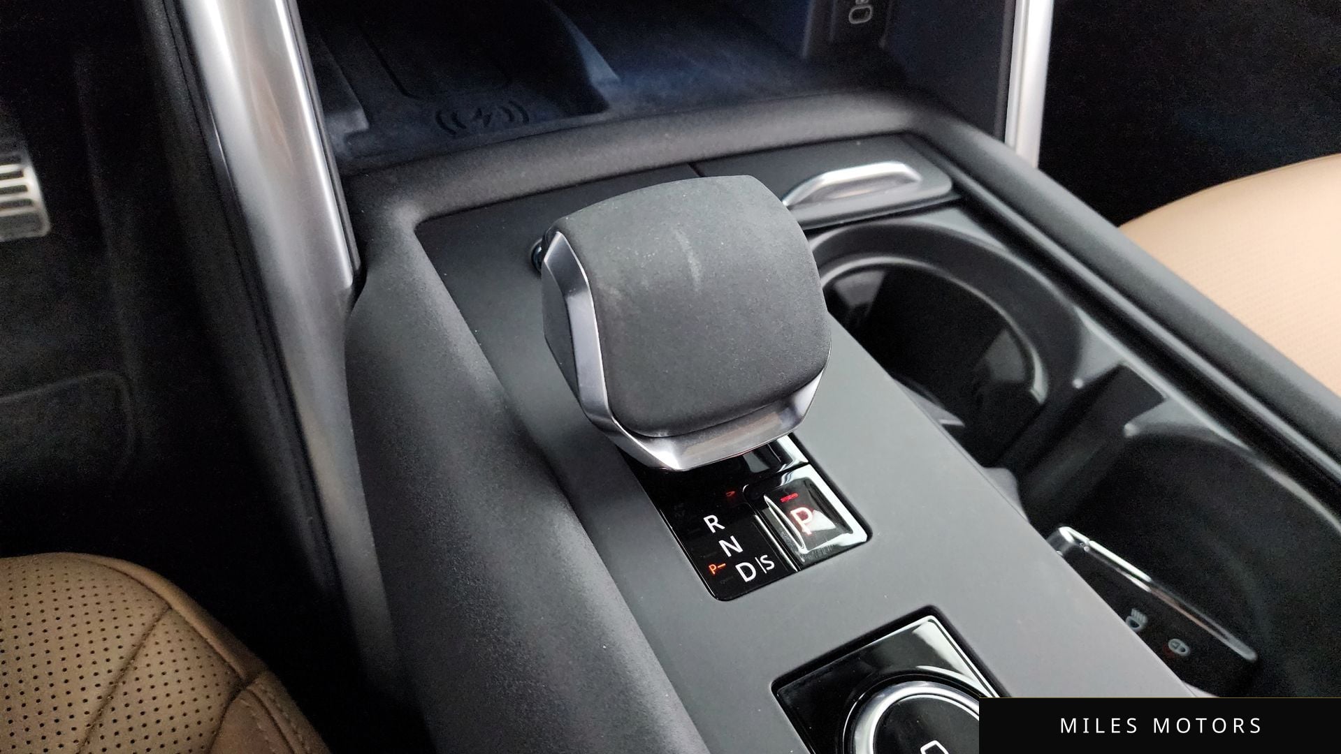 Land Rover Discovery 2024 — миниатюра 9