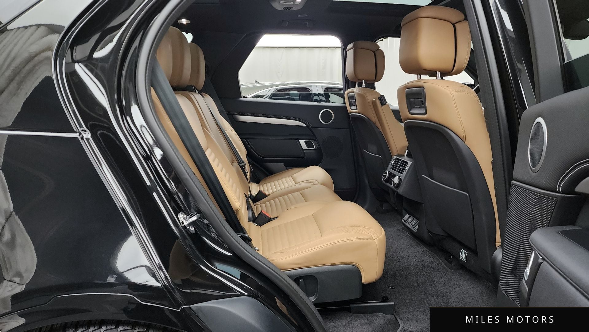 Land Rover Discovery 2024 — миниатюра 12