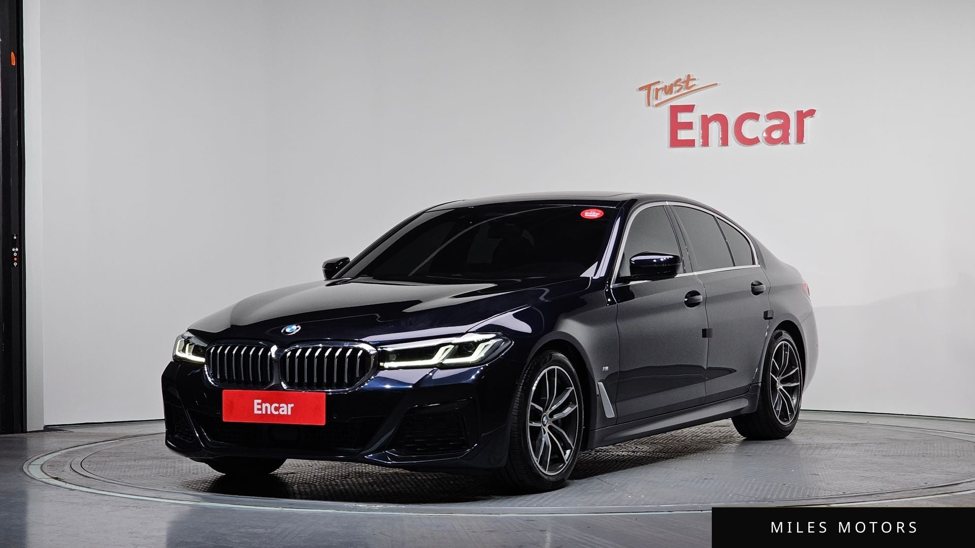 BMW 5 Series (G30) 2022 — фото 1 из 12