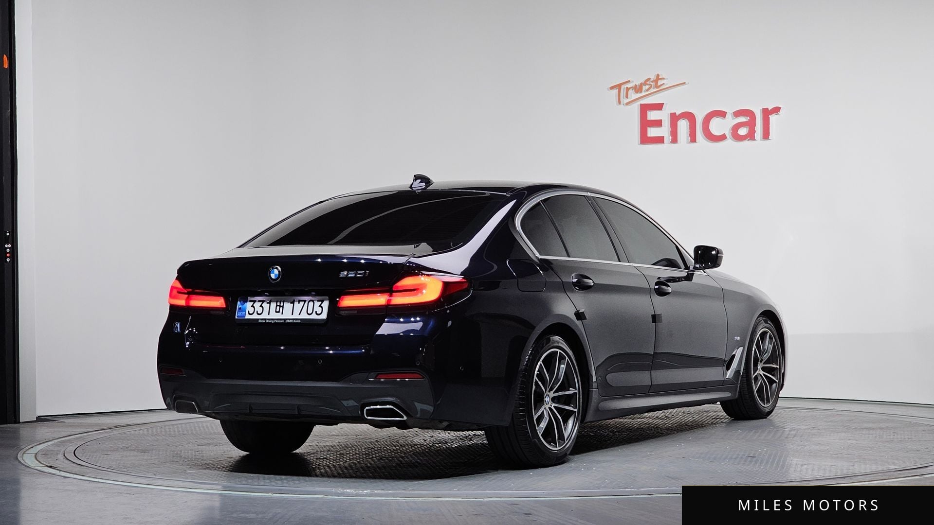 BMW 5 Series (G30) 2022 — миниатюра 2