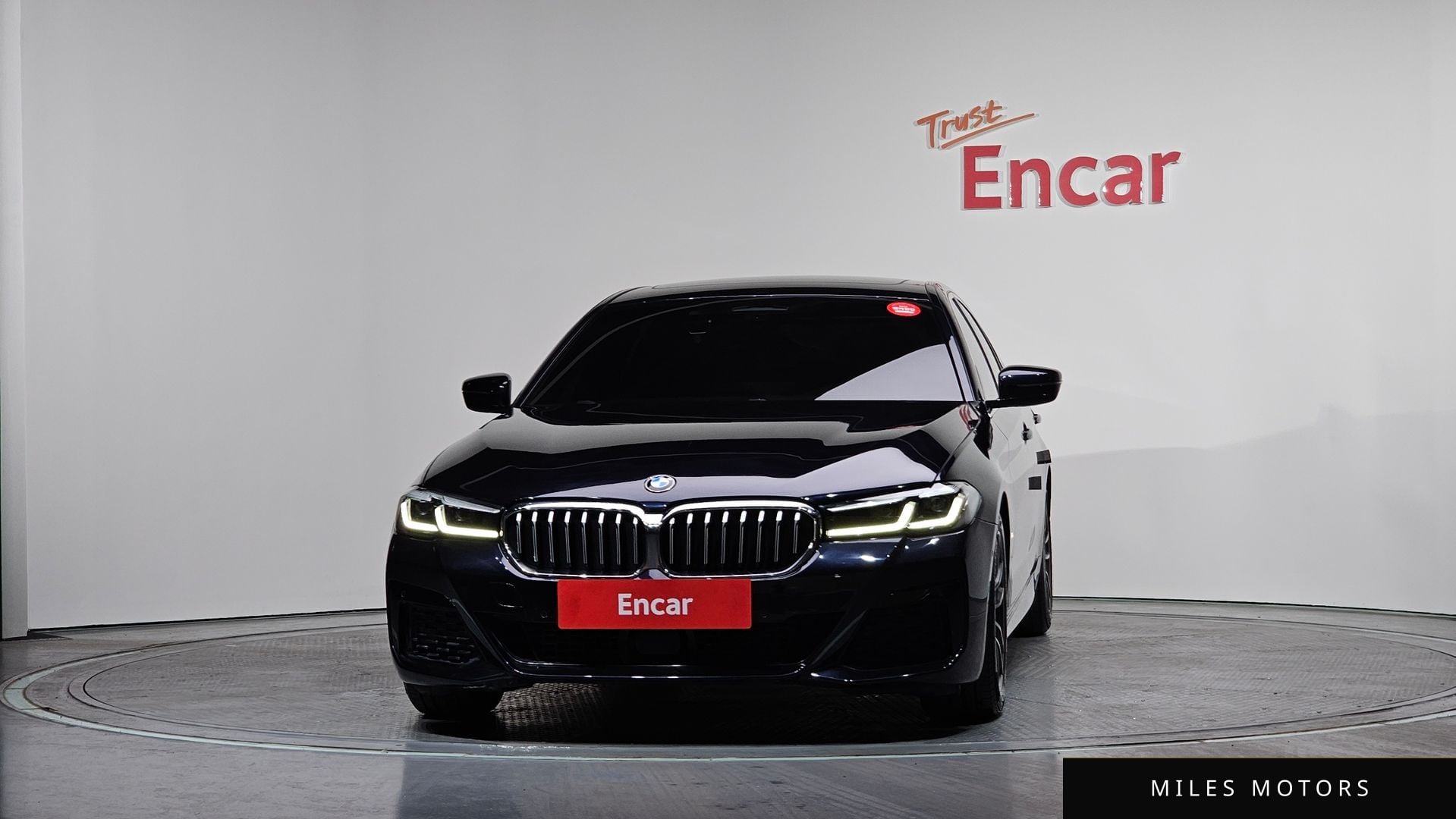 BMW 5 Series (G30) 2022 — миниатюра 3