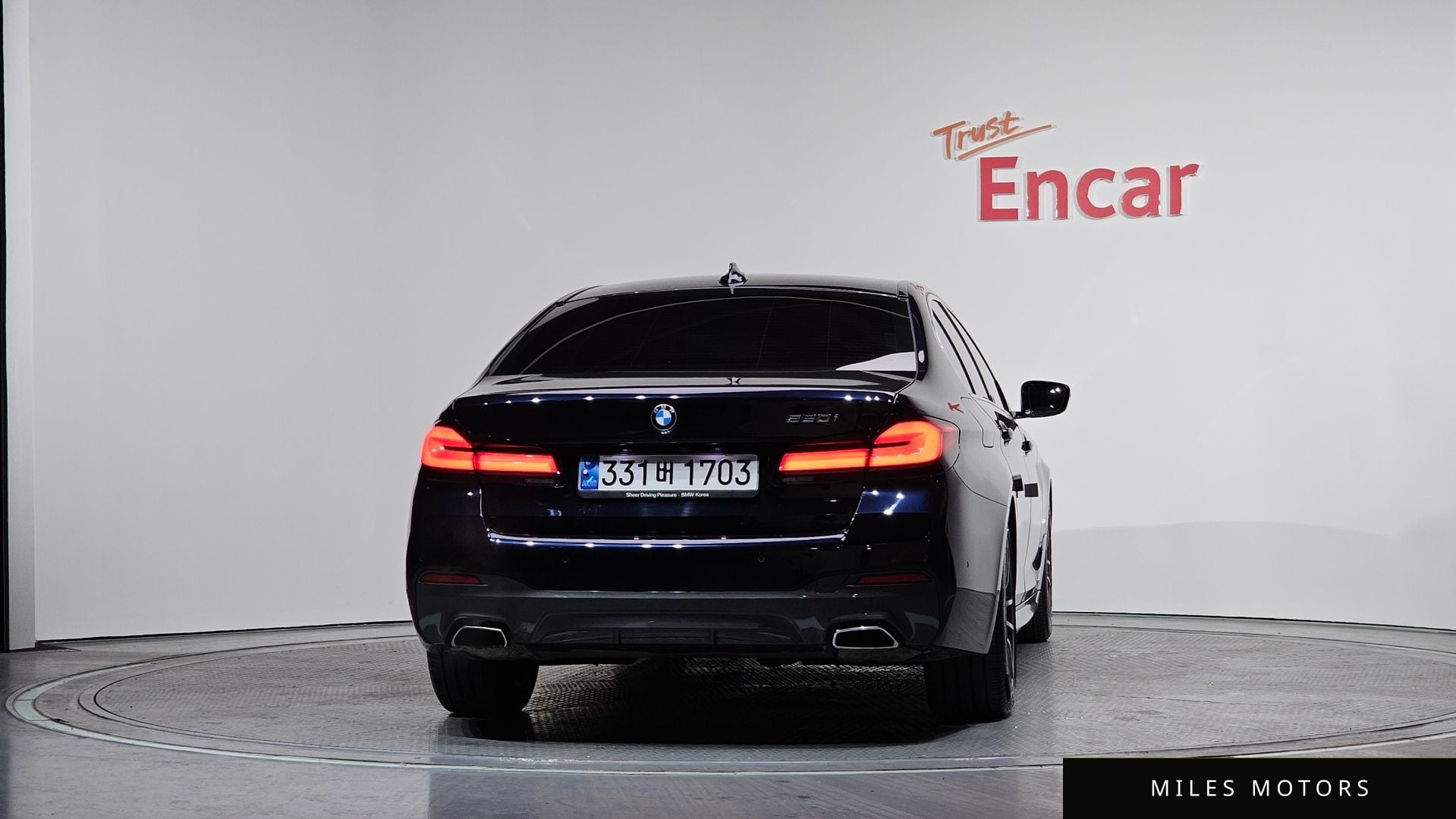 BMW 5 Series (G30) 2022 — миниатюра 4