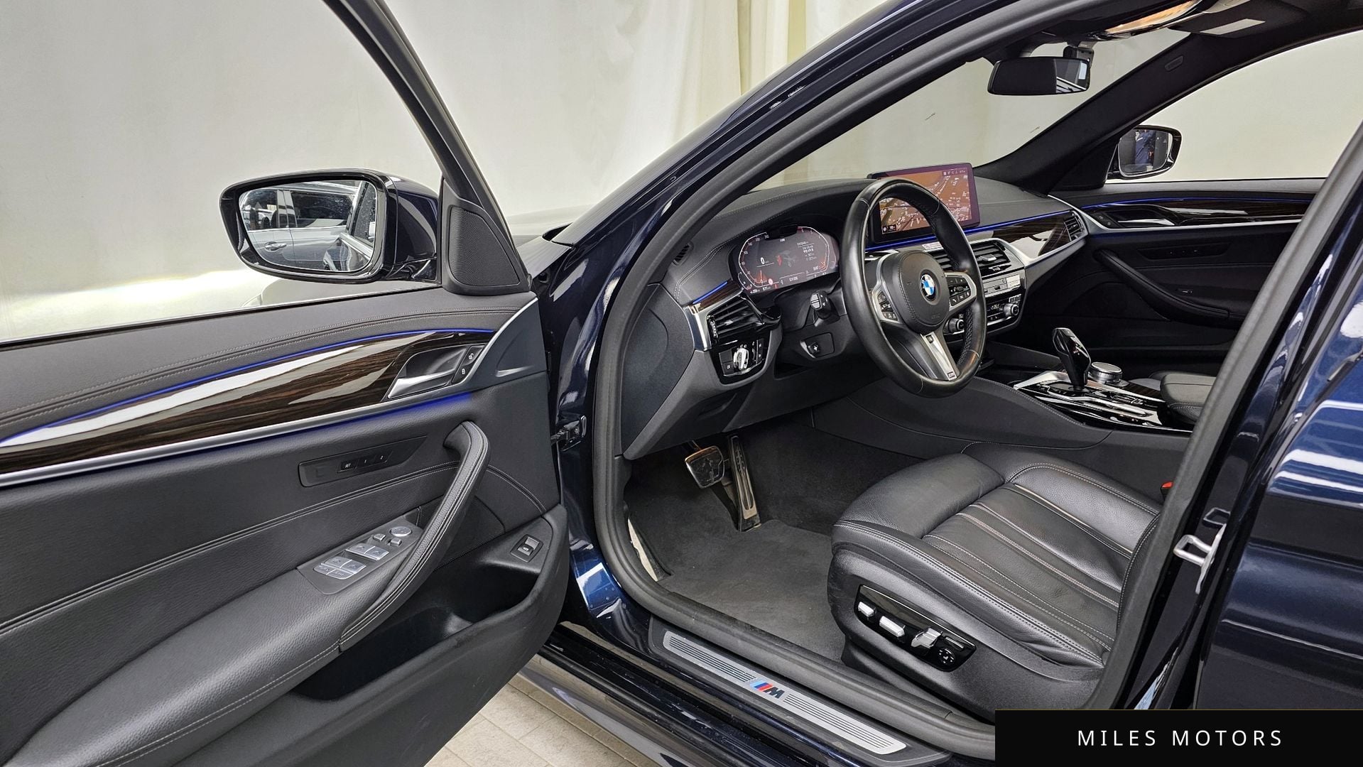 BMW 5 Series (G30) 2022 — миниатюра 10