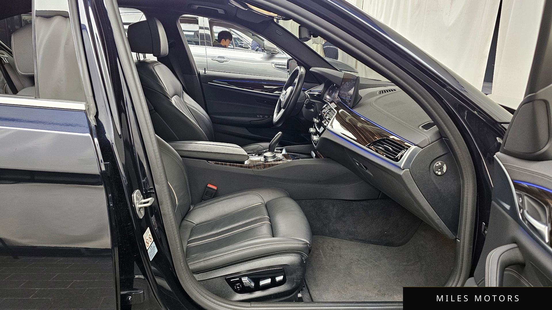 BMW 5 Series (G30) 2022 — миниатюра 11