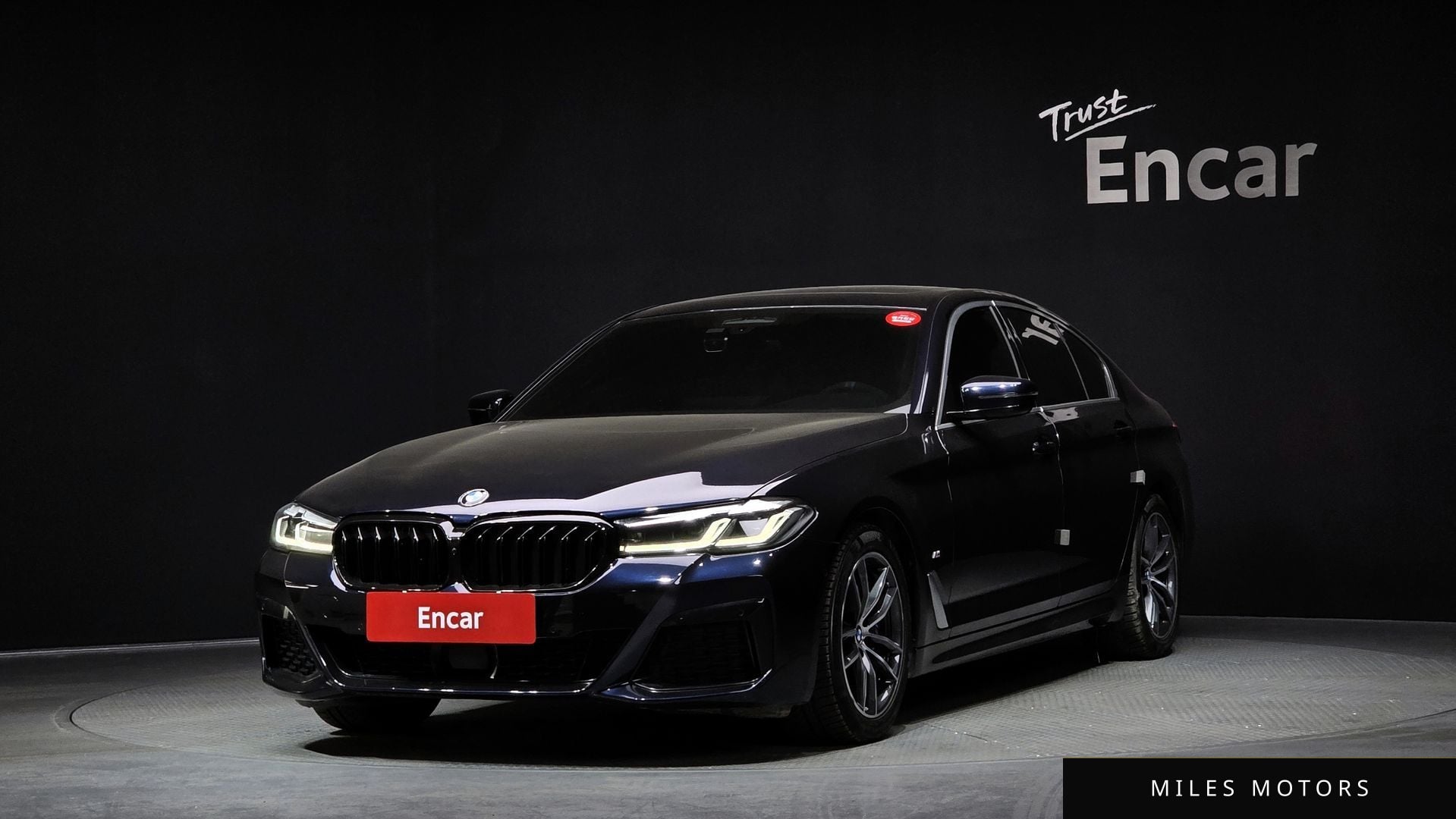 BMW 5 Series (G30) 2021 — фото 1 из 12