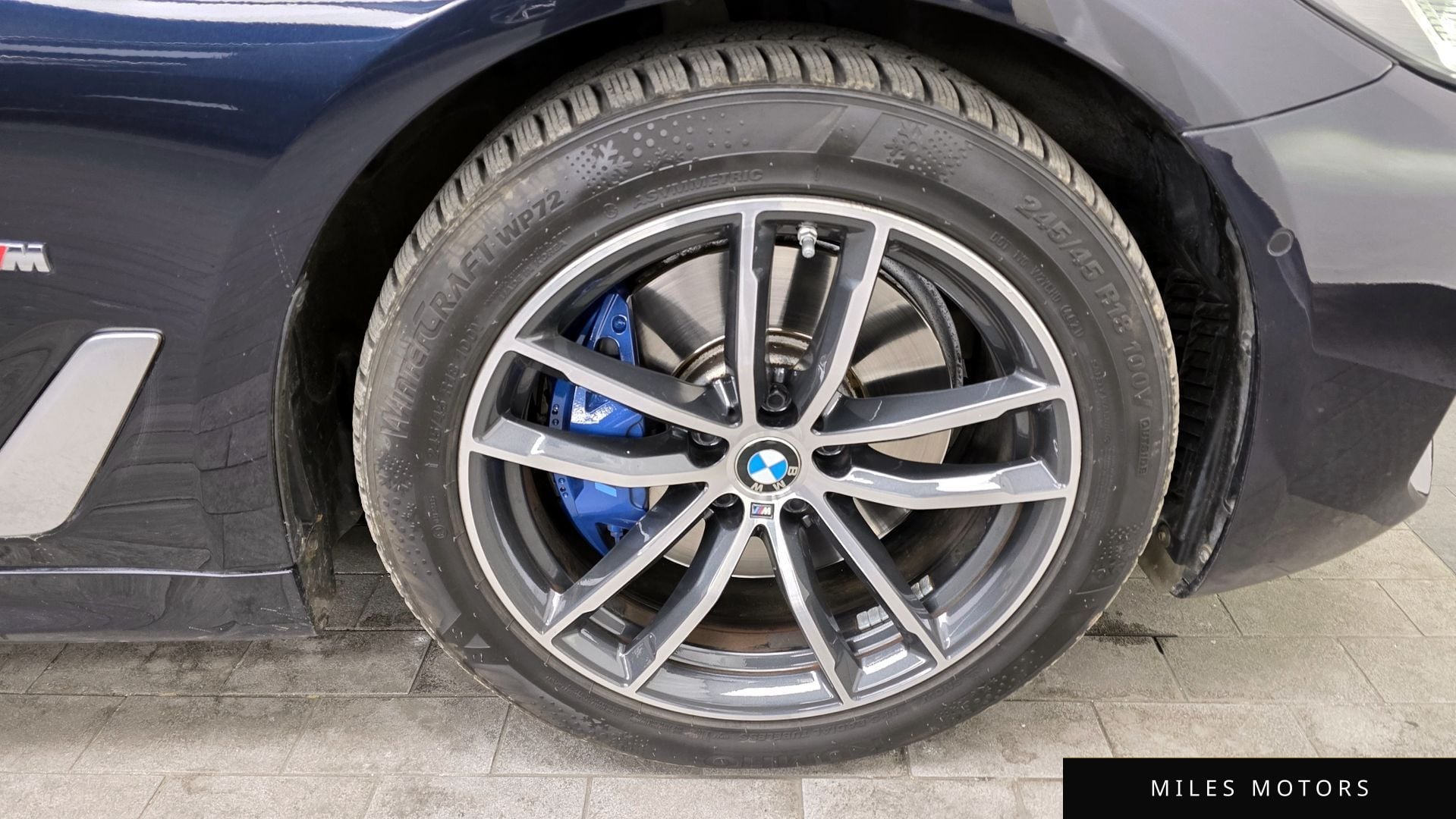BMW 5 Series (G30) 2021 — миниатюра 5